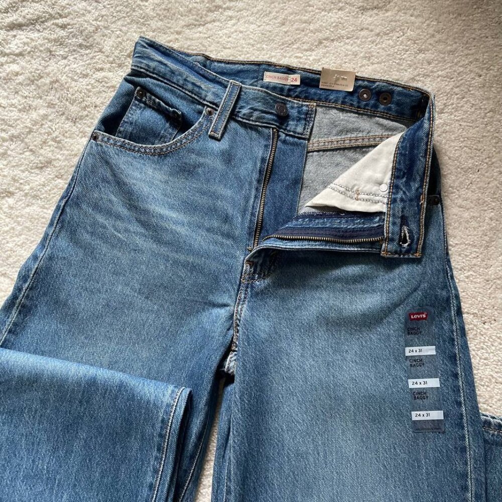 NWT Levi's Cinch Baggy High Rise Women's Jeans Size 24/31 - Picture 4 of 13